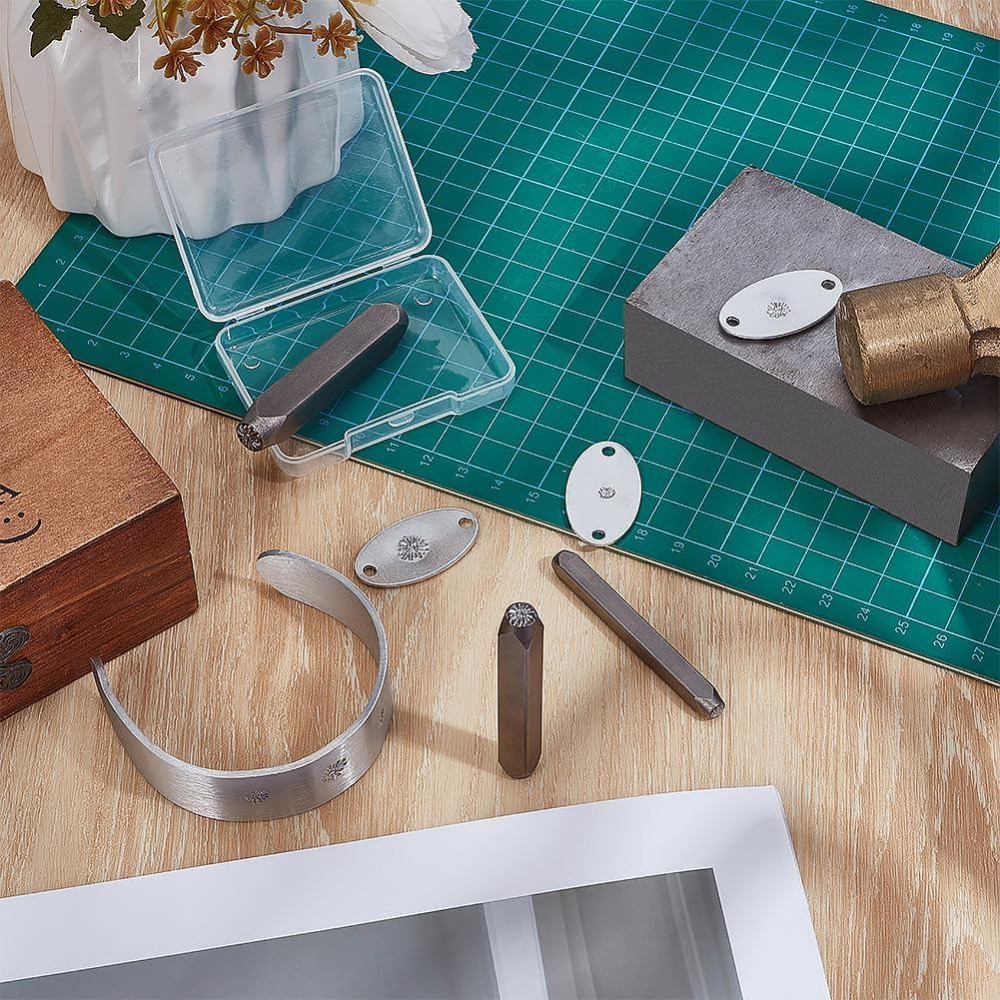3Pcs Metal Punch Stamp Heart M - огляд і ціна Leatherwork Jewelry